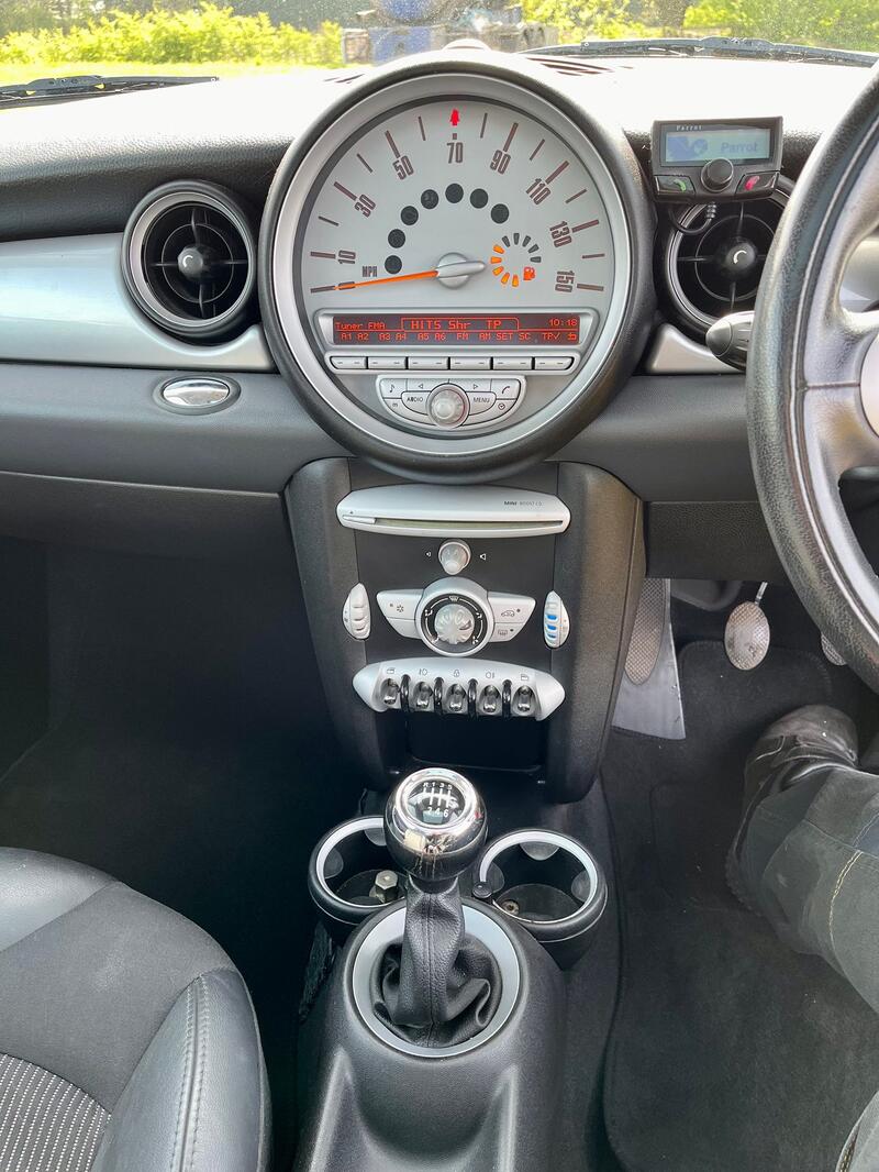 MINI HATCH