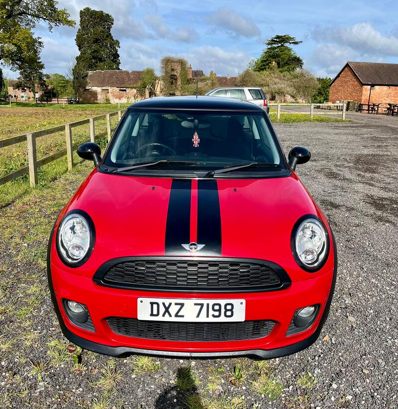 MINI HATCH