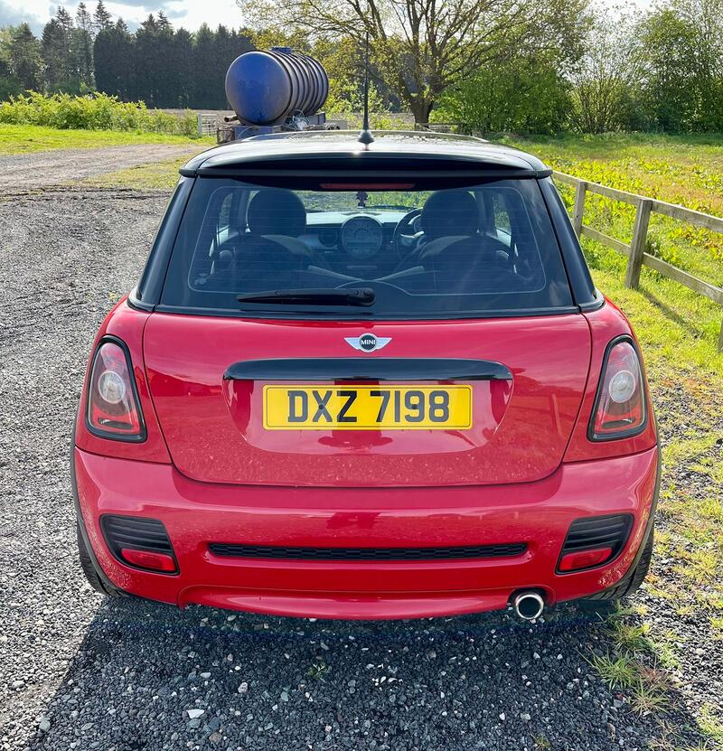 MINI HATCH