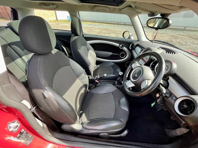 MINI HATCH