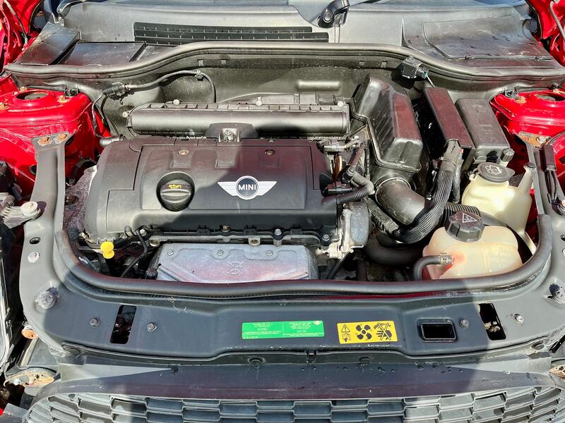 MINI HATCH