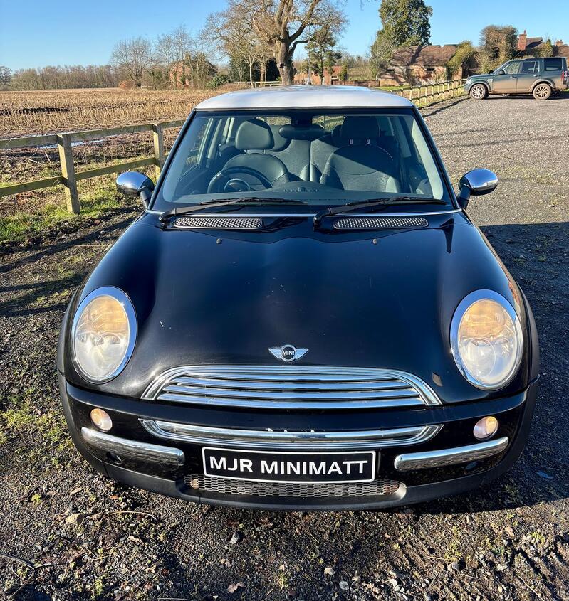 MINI HATCH