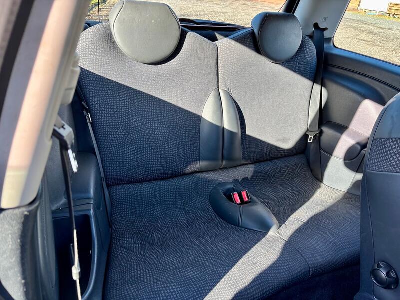 MINI HATCH