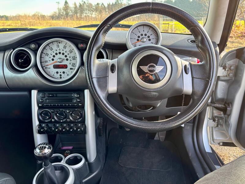 MINI HATCH