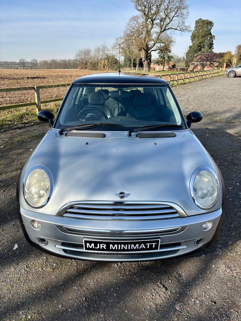 MINI HATCH