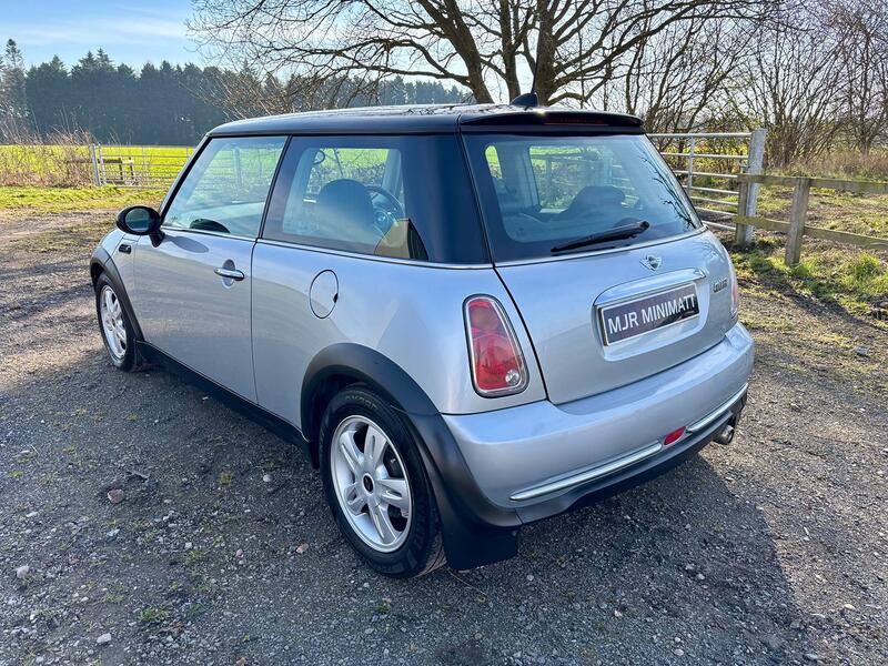 MINI HATCH