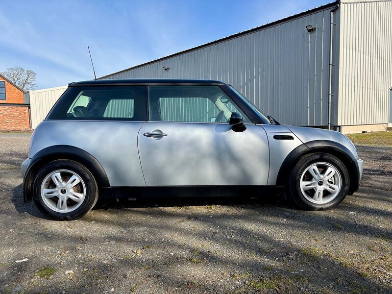 MINI HATCH