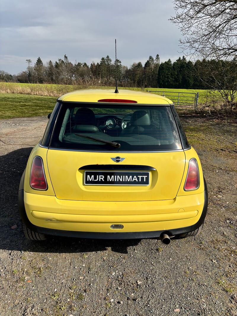 MINI HATCH