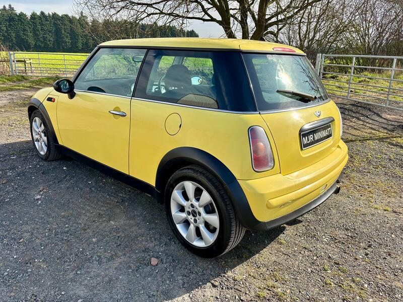 MINI HATCH