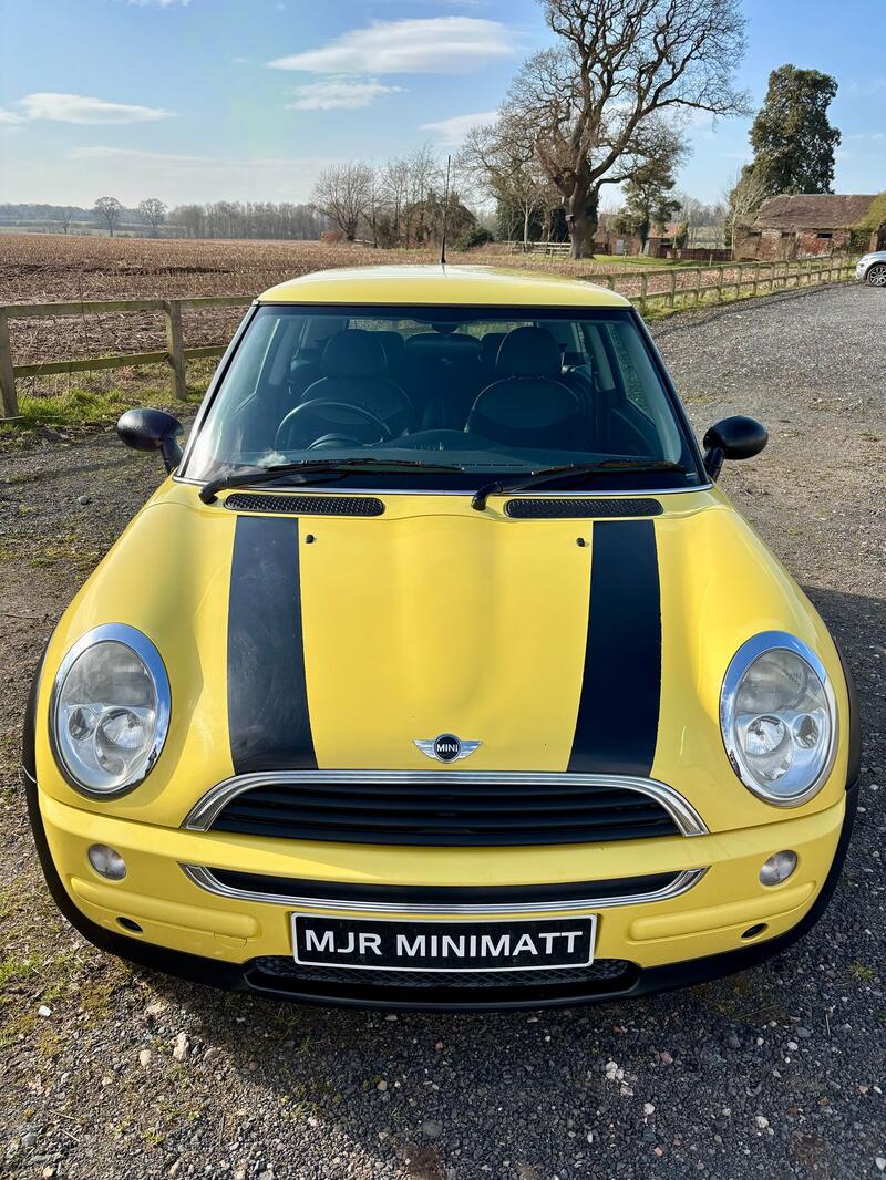MINI HATCH