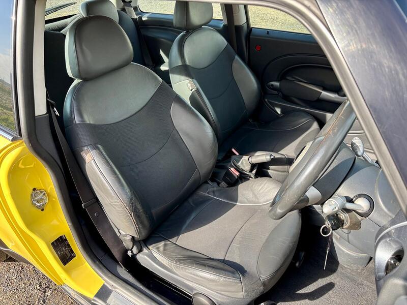 MINI HATCH