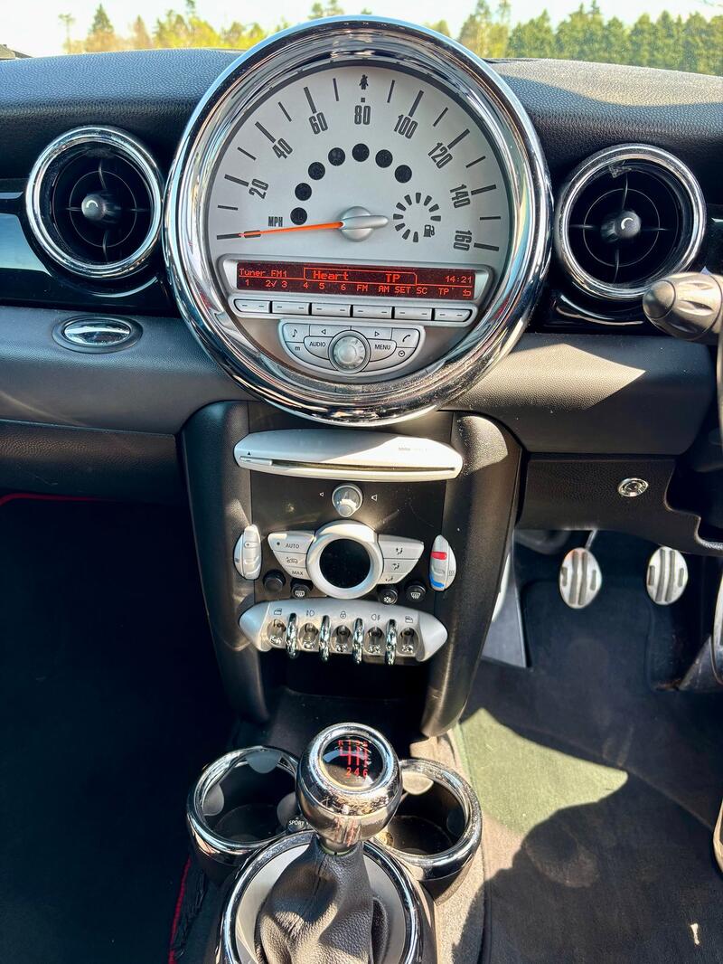 MINI HATCH