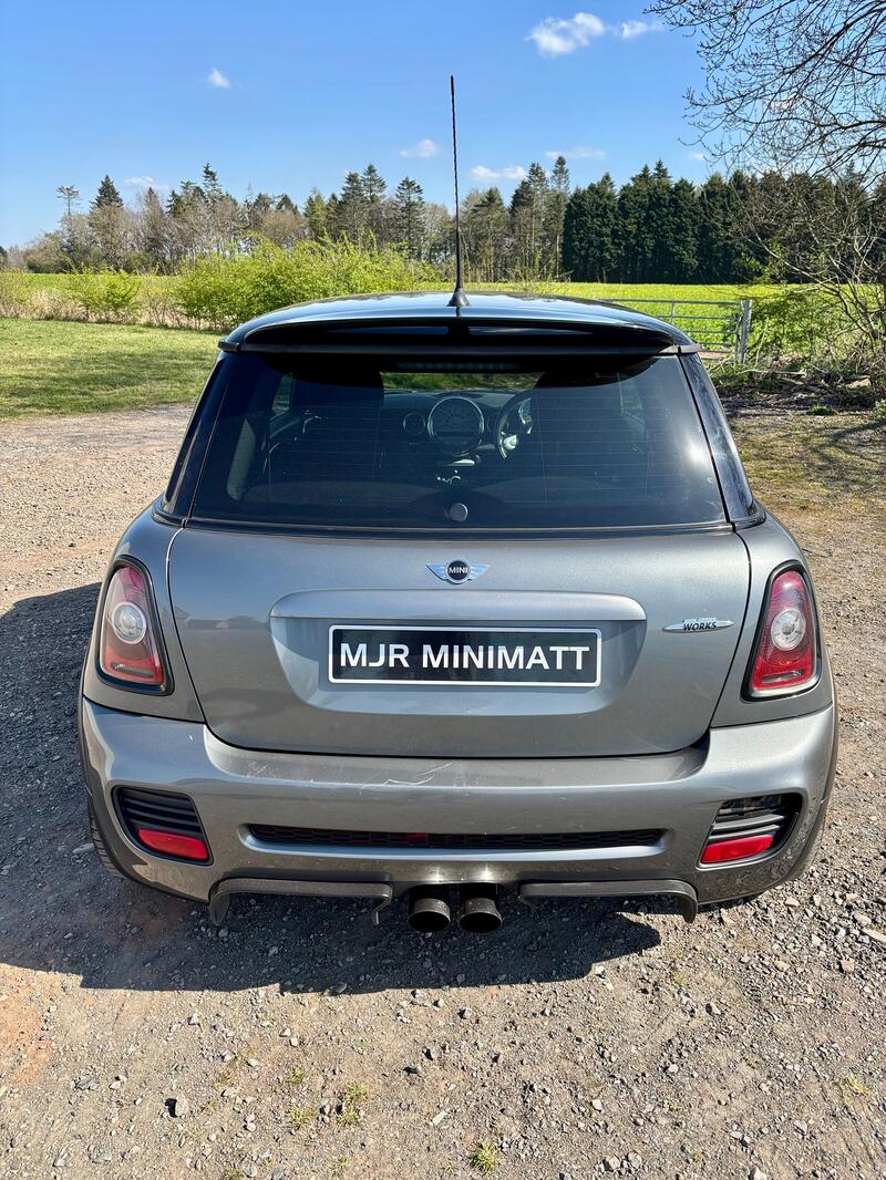 MINI HATCH