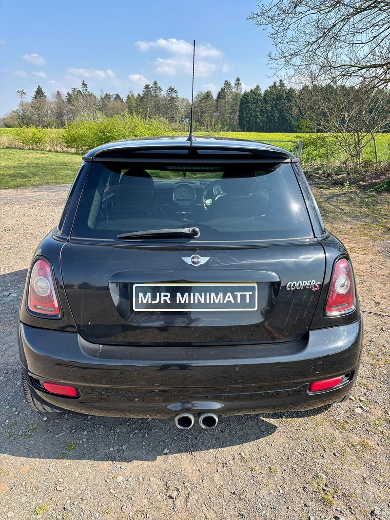 MINI HATCH