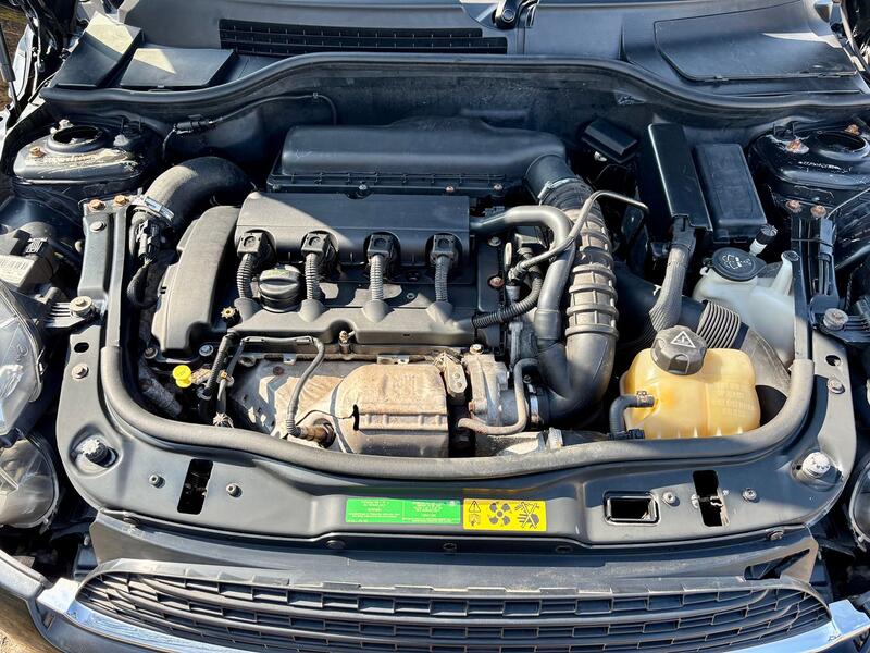 MINI HATCH