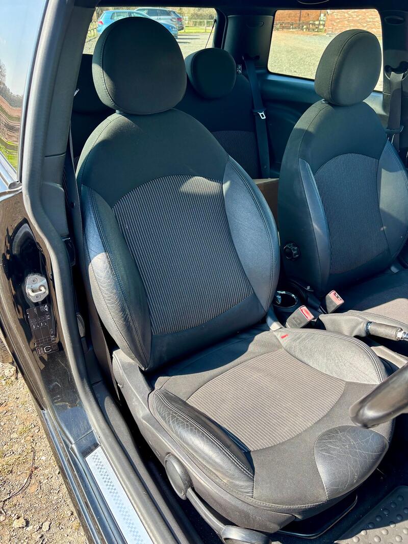 MINI HATCH