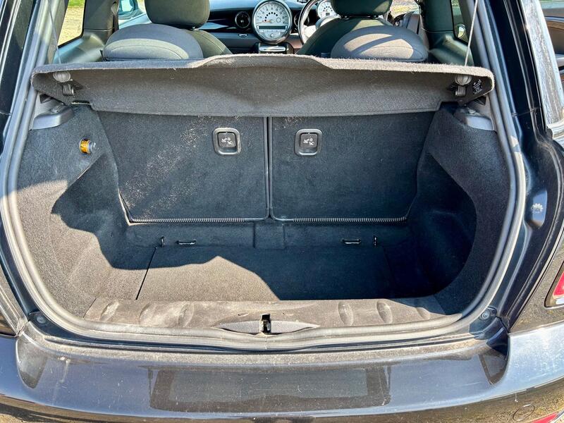 MINI HATCH