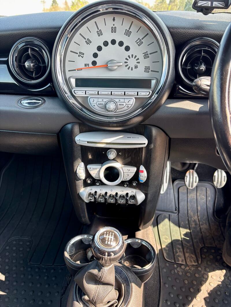 MINI HATCH
