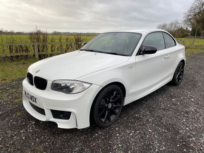 View BMW 1 SERIES 118D EXCLUSIVE EDITION